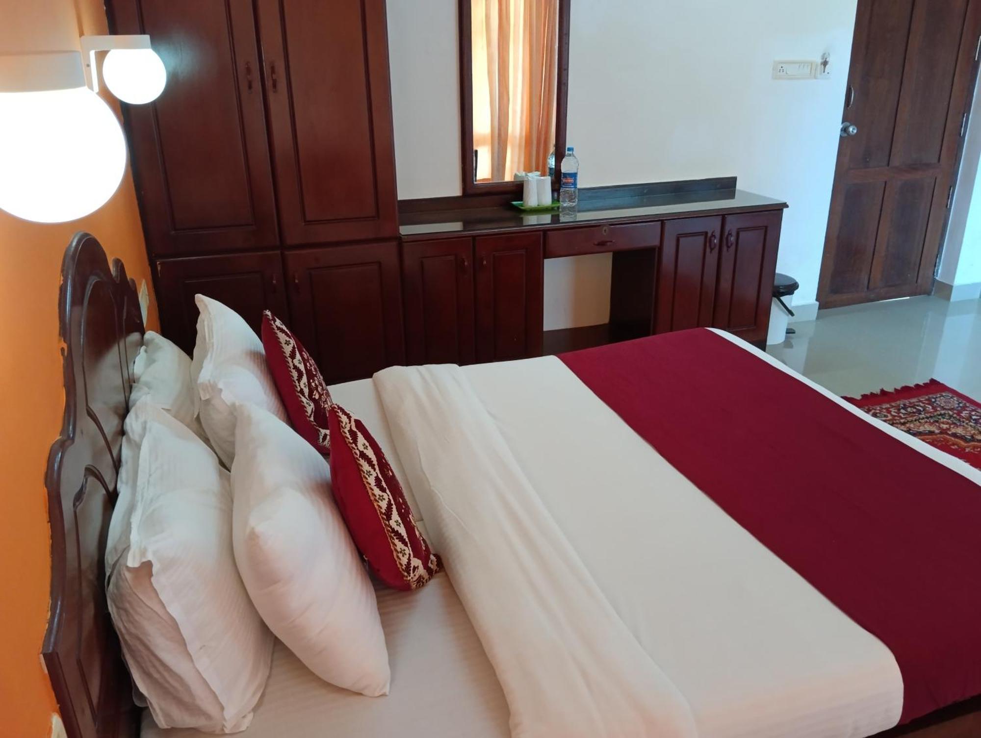 Vedantha Inn Ковалам Екстериор снимка
